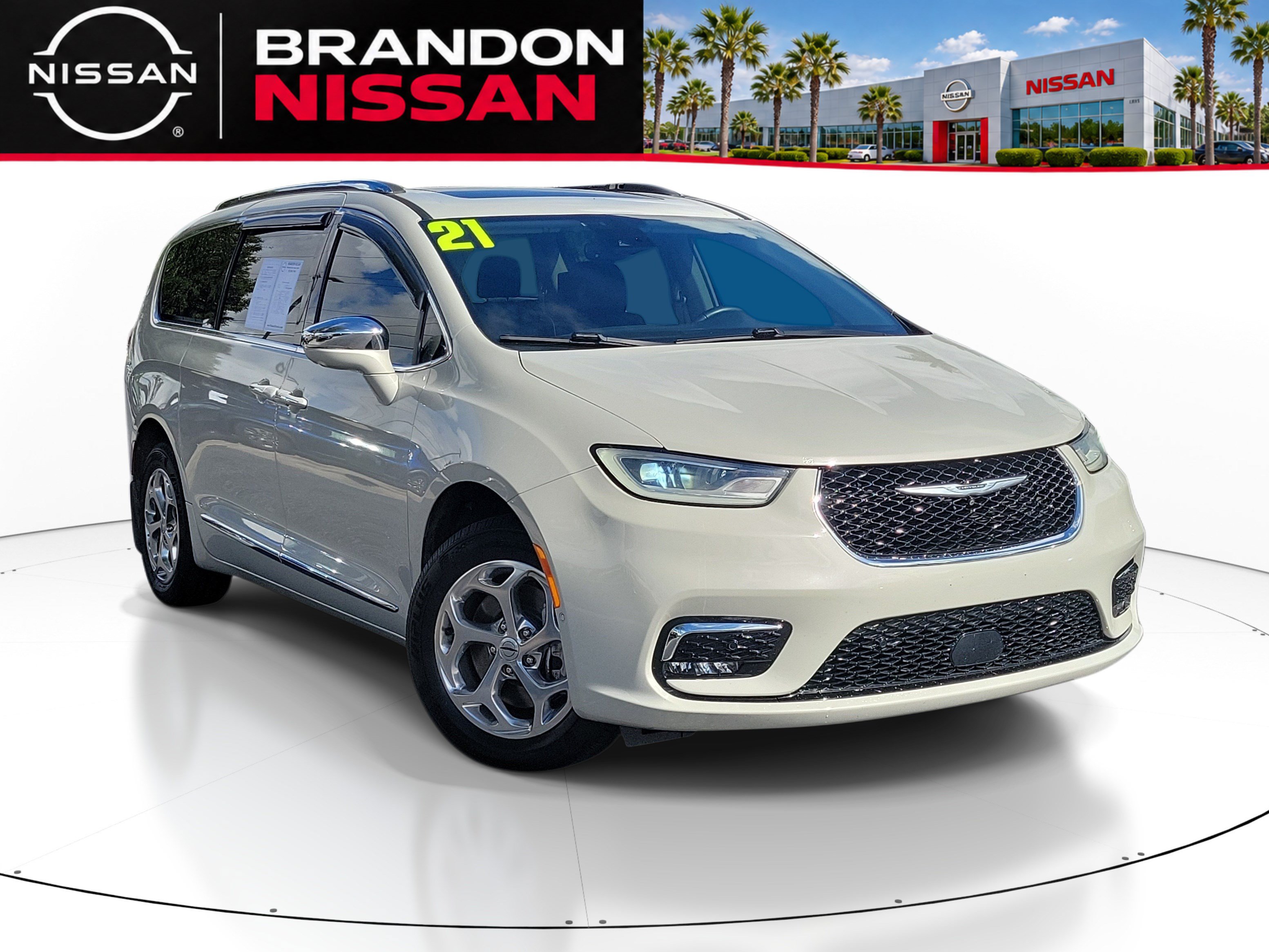 Used 2021 Chrysler Pacifica Limited w/ Uconnect Theater Family Group