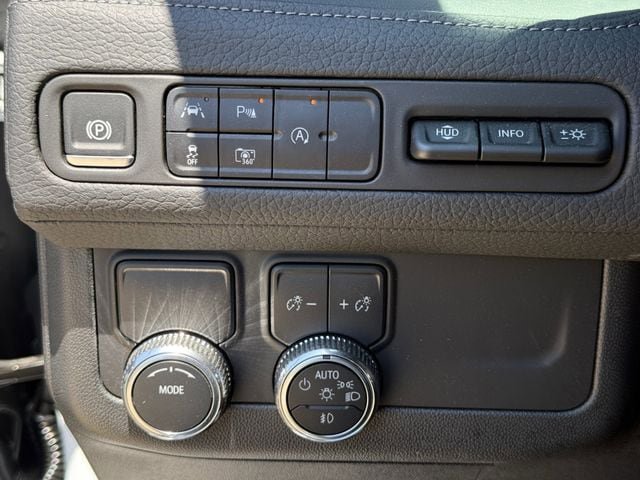 Used 2024 GMC Yukon XL Denali RWD image 25