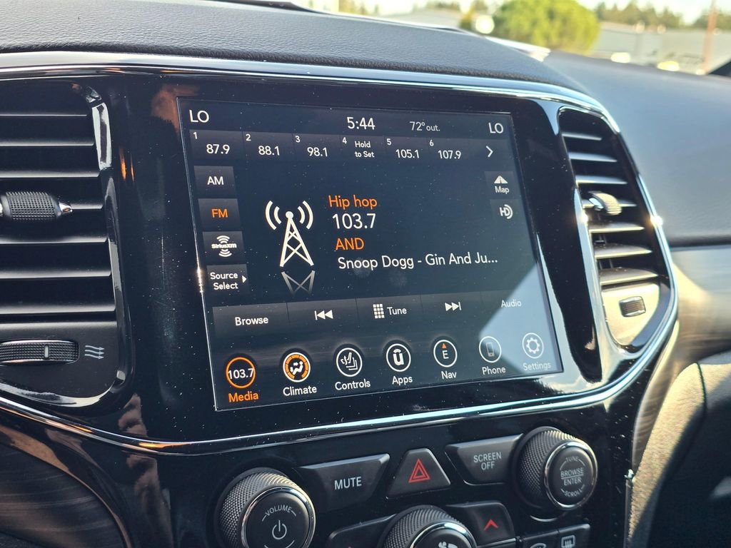 Used 2021 Jeep Grand Cherokee Laredo X AWD/4WD image 19