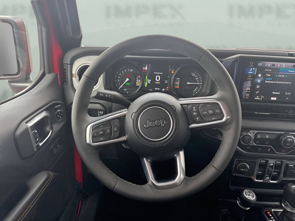 Used 2025 Jeep Wrangler Unlimited Sahara w/ Safety Group AWD/4WD image 15