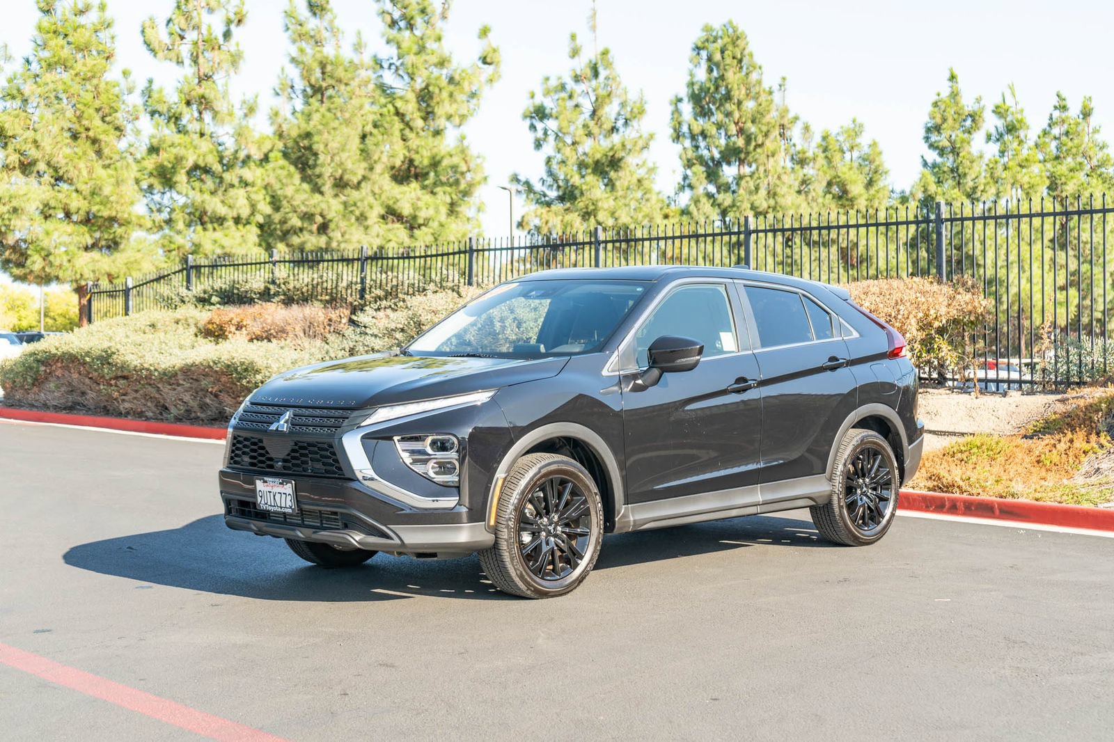 Used 2025 Mitsubishi Eclipse Cross LE AWD/4WD image 3