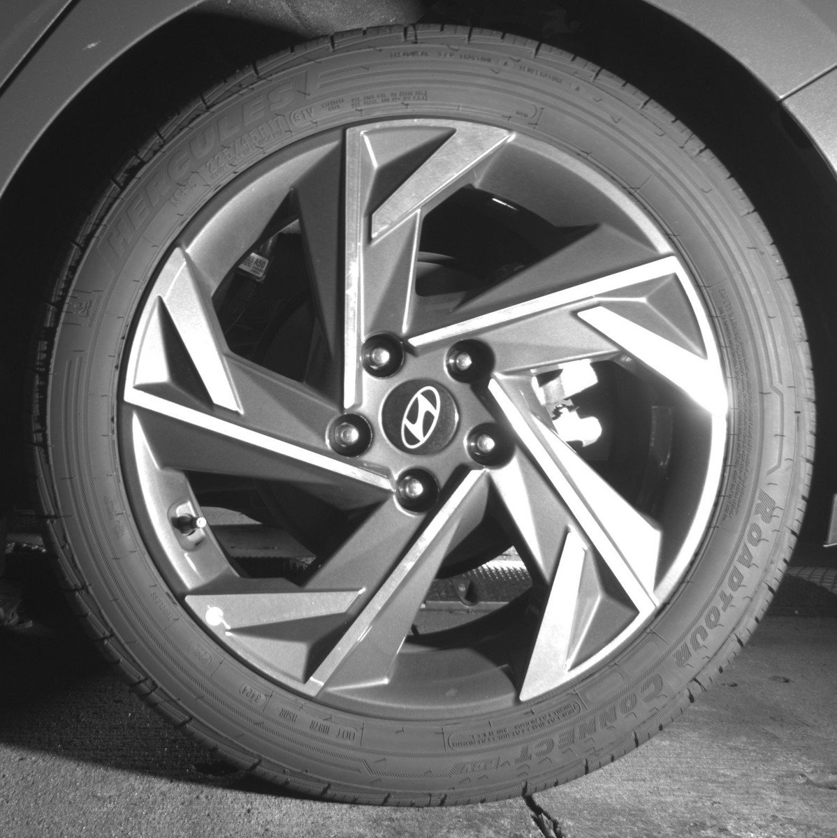 Used 2025 Hyundai Elantra SEL image 14