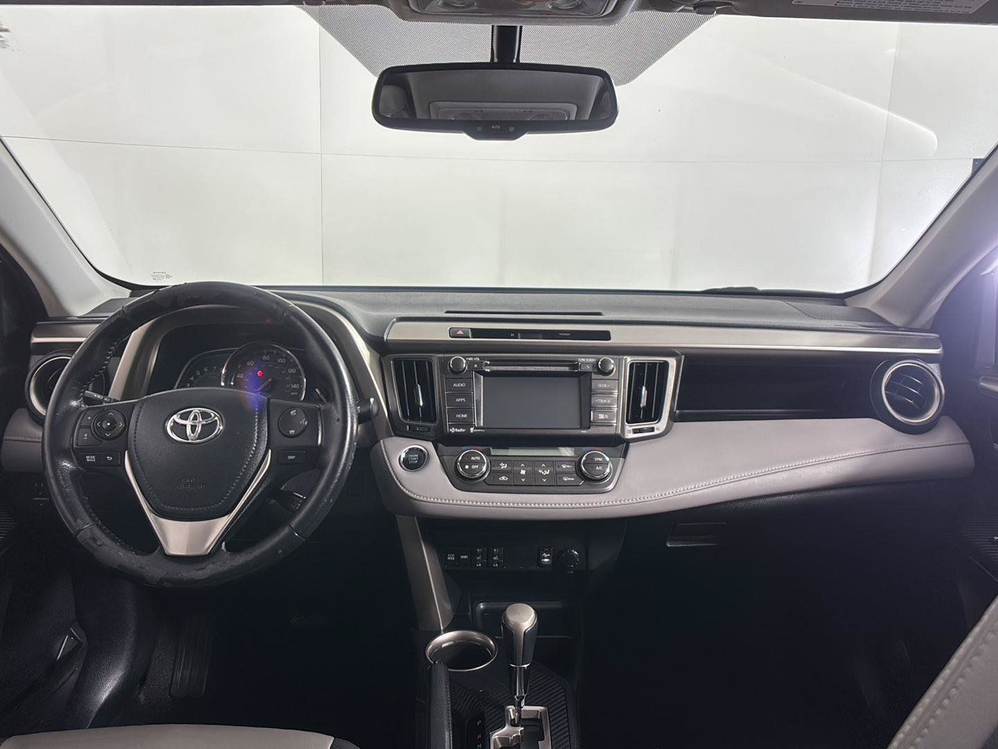 Used 2015 Toyota RAV4 Limited AWD/4WD image 21