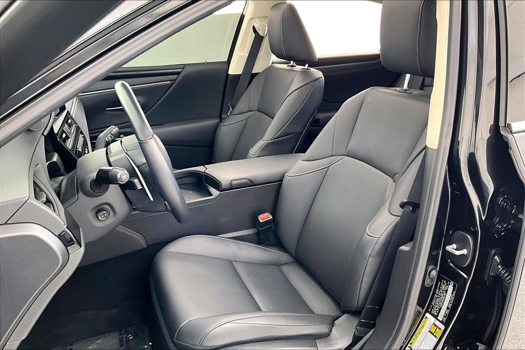 Used 2025 Lexus ES 300h w/ Premium Package FWD image 31