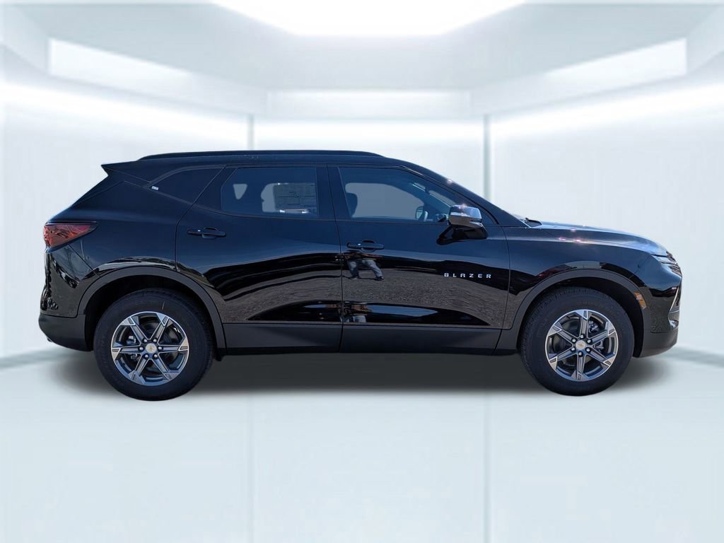 New 2026 Chevrolet Blazer LT w/ LPO, Floor Liner Package FWD image 8