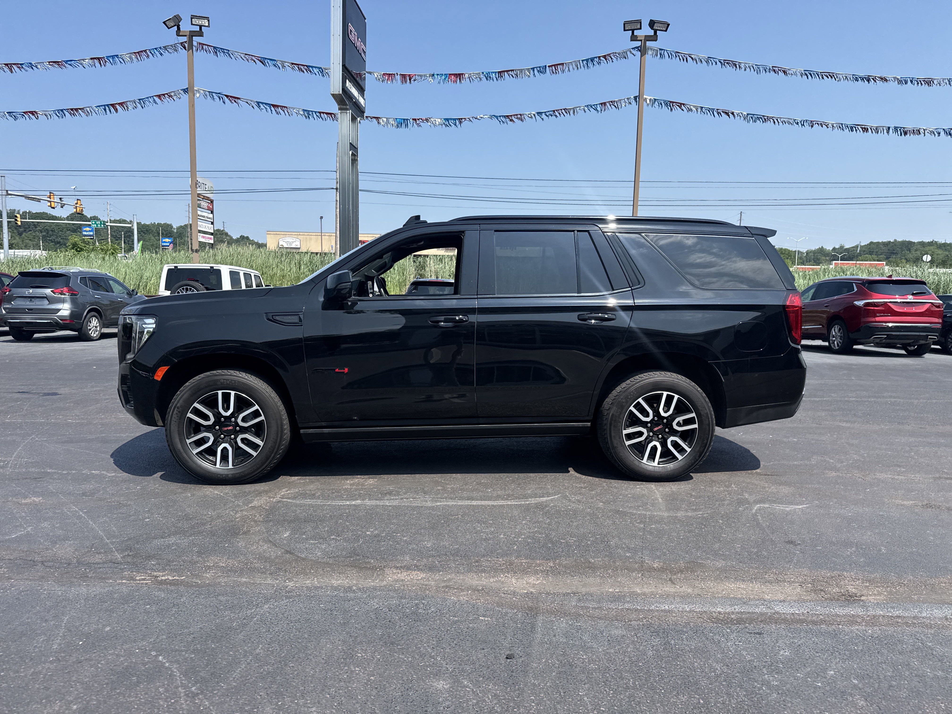 Used 2023 GMC Yukon AT4 w/ AT4 Premium Package image 7