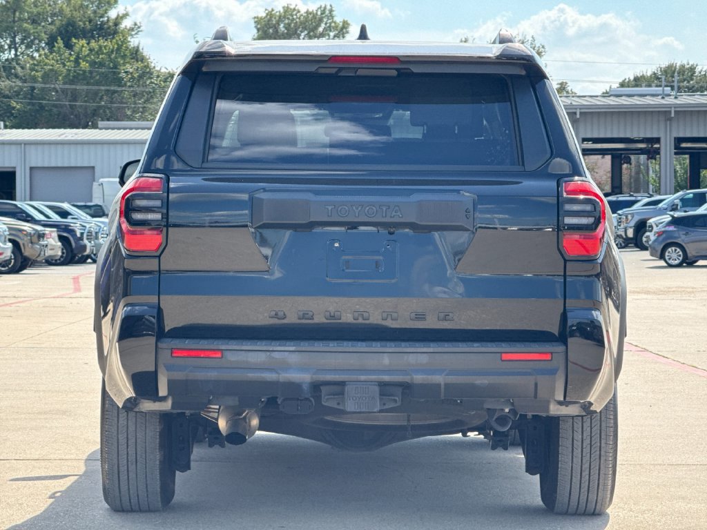 Certified 2025 Toyota 4Runner SR5 AWD/4WD image 5