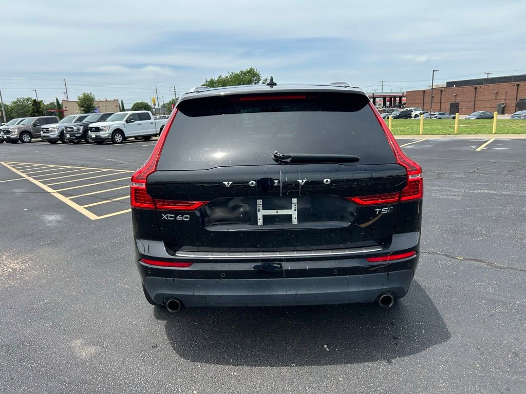 Used 2018 Volvo XC60 T5 Momentum w/ Vision Package AWD/4WD image 10