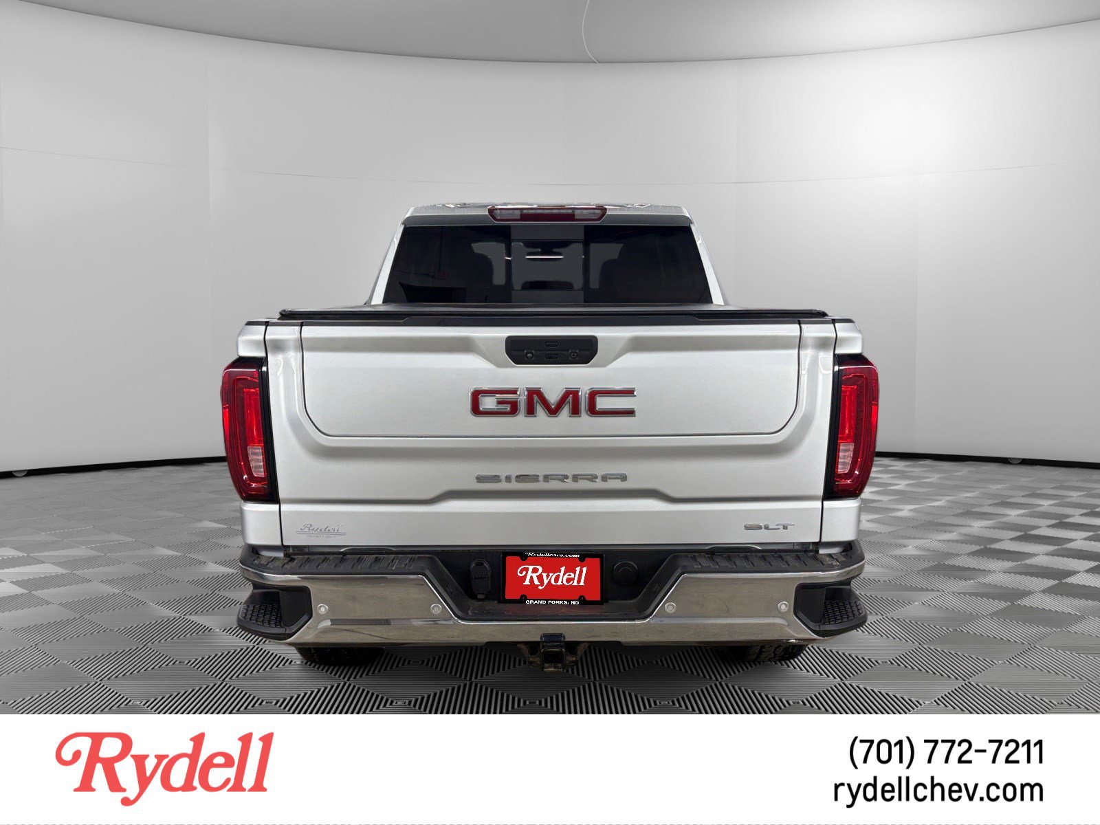 Used 2021 GMC Sierra 1500 SLT w/ SLT Convenience Package AWD/4WD image 4