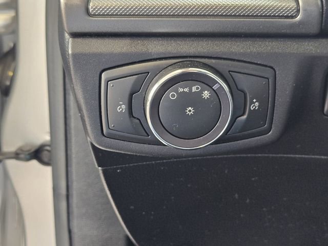 Used 2017 Ford Fusion SE w/ Fusion SE Technology Package image 24