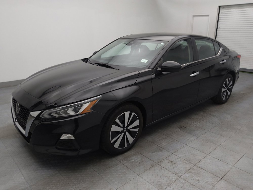 Used 2021 Nissan Altima 2.5 SV image 2