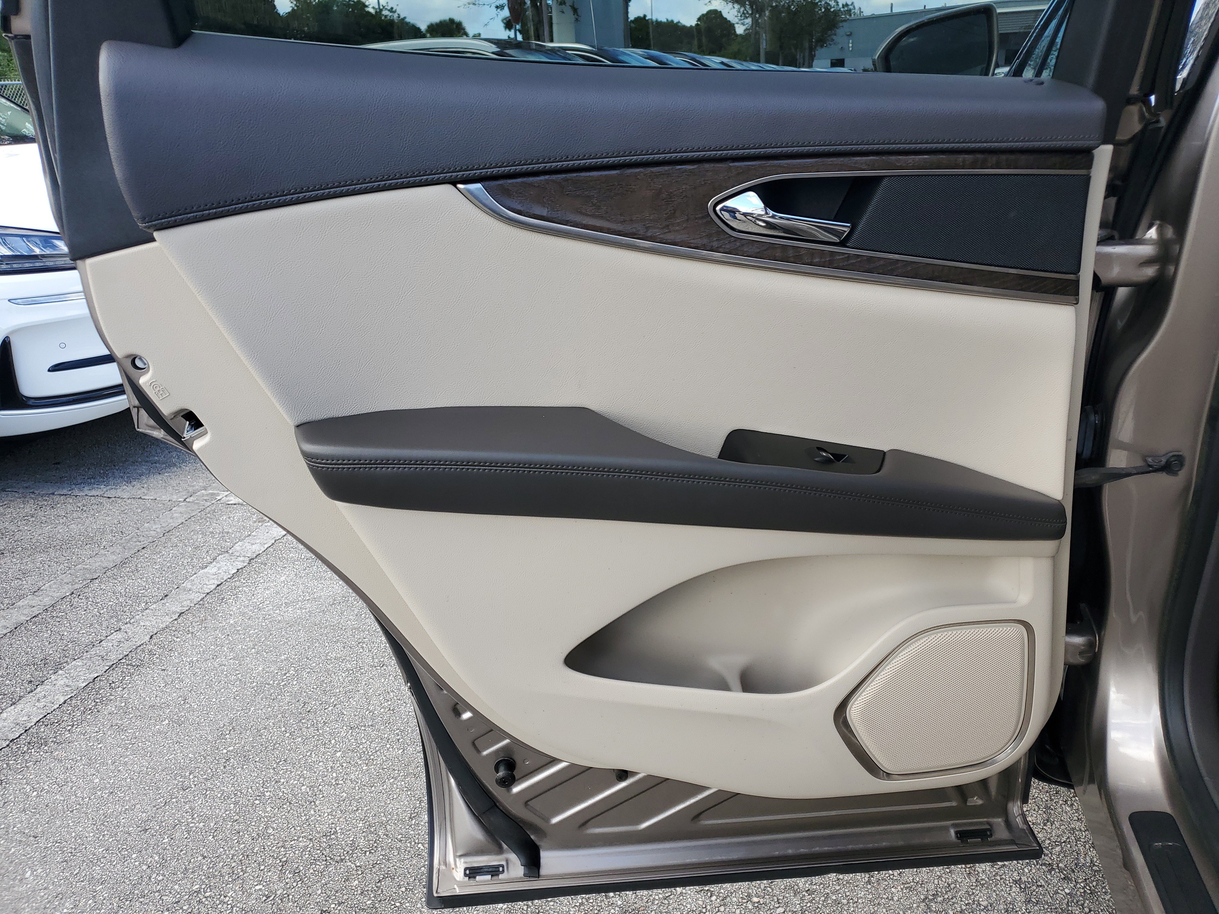 Used 2018 Lincoln MKX Select w/ Select Plus Package image 12