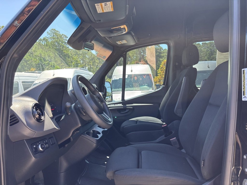 Used 2019 Mercedes-Benz Sprinter 2500 image 42