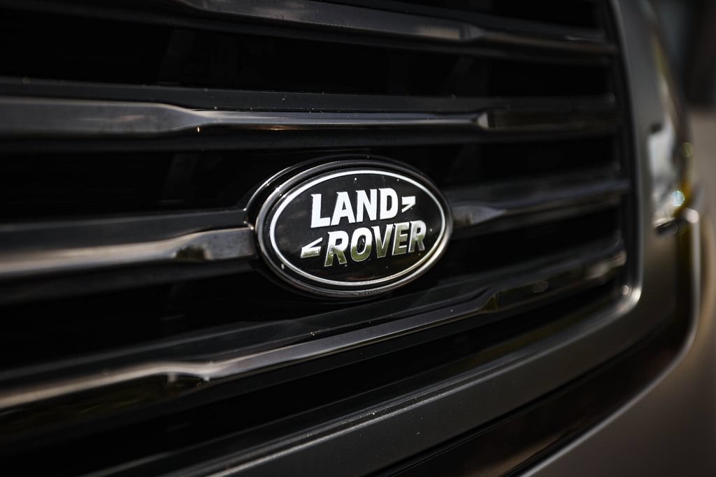 Used 2023 Land Rover Range Rover SV AWD/4WD image 11