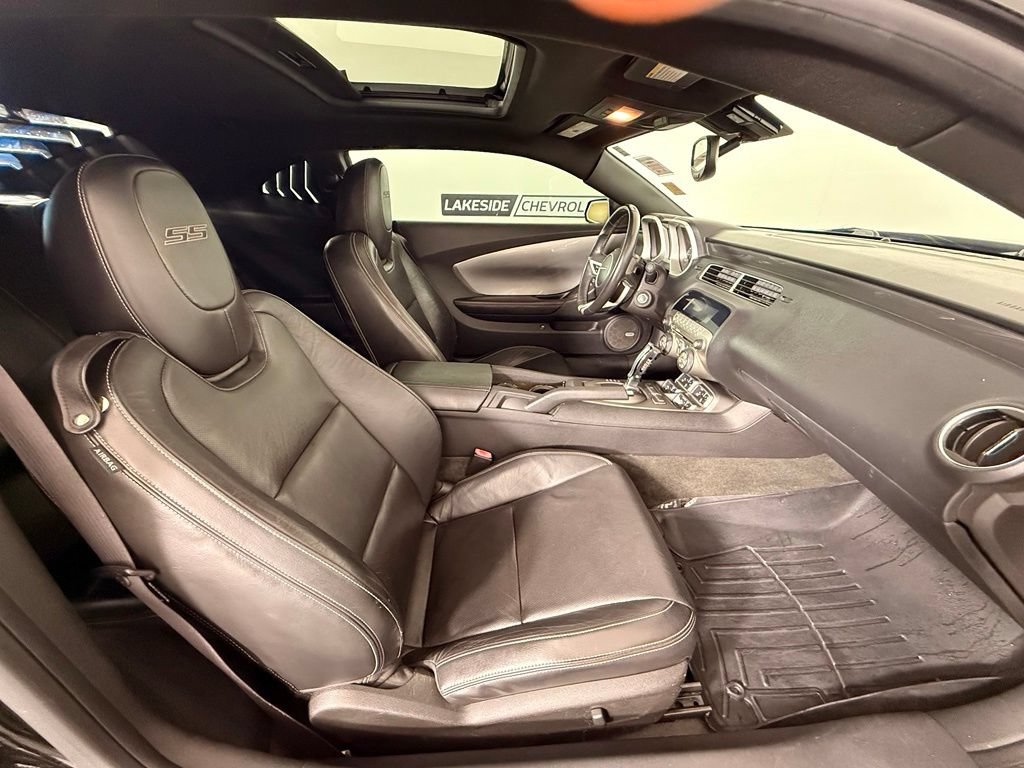 Used 2010 Chevrolet Camaro SS w/ RS Package RWD image 21