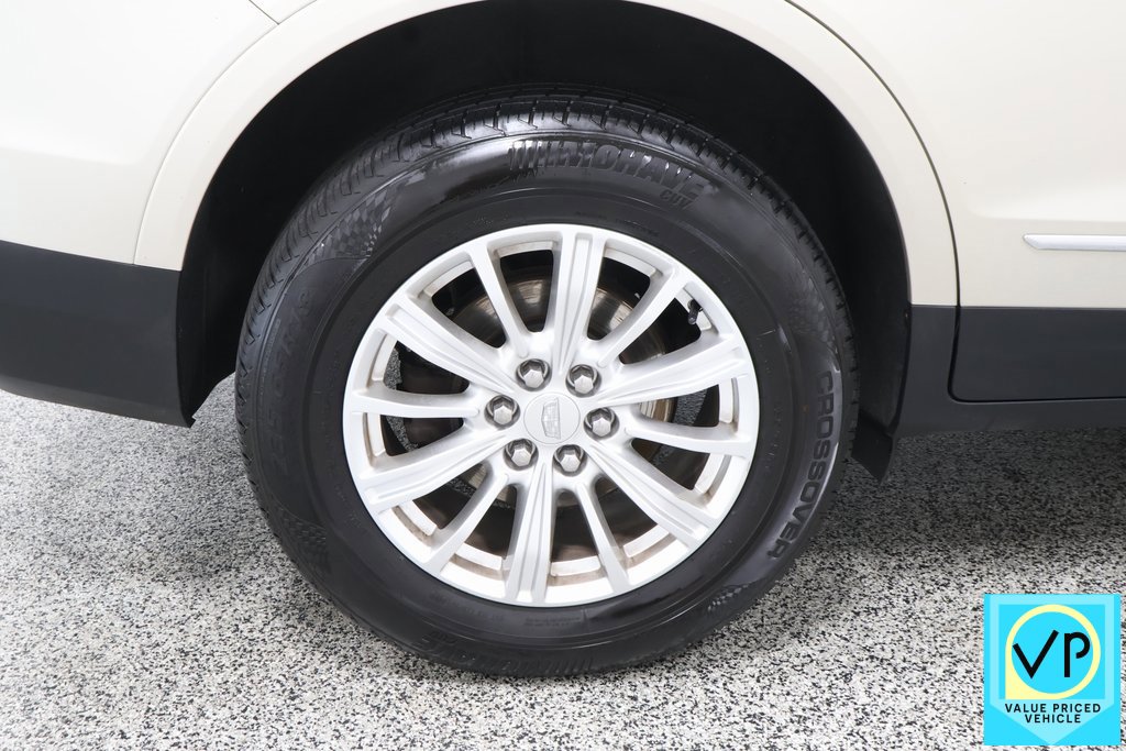 Used 2017 Cadillac XT5 FWD image 33