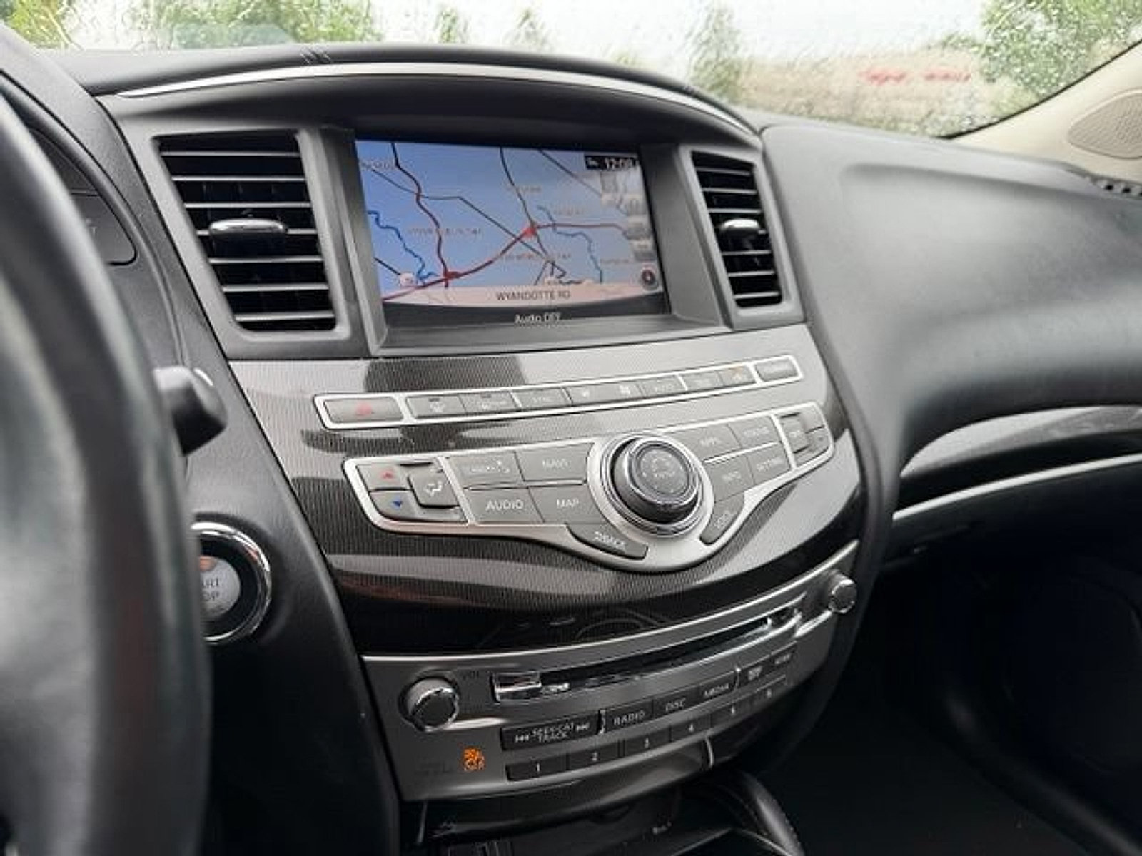Used 2019 INFINITI QX60 Luxe w/ Essential Package AWD/4WD image 16