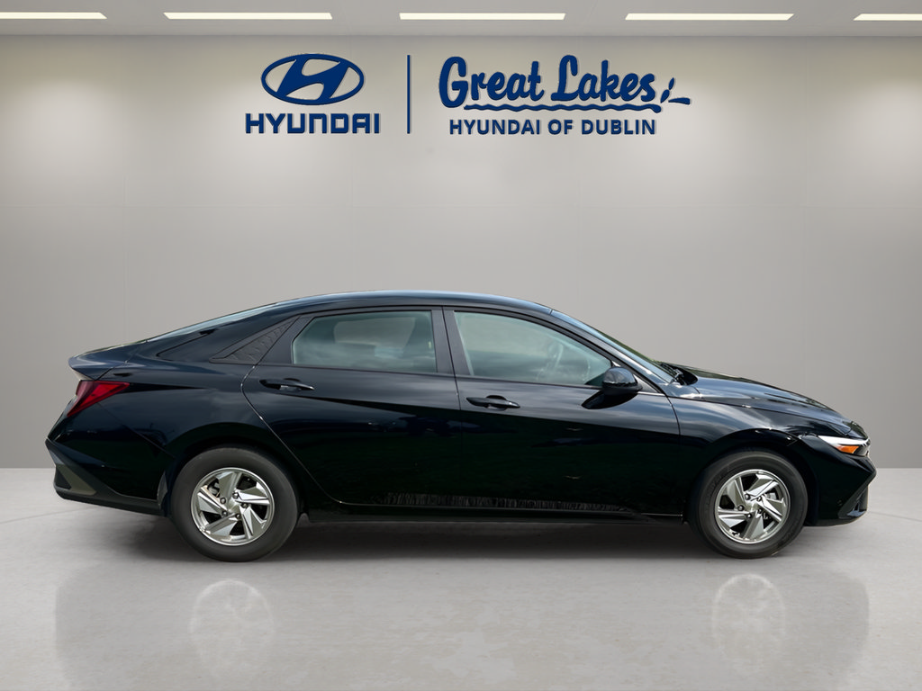 Used 2026 Hyundai Elantra SE FWD image 6
