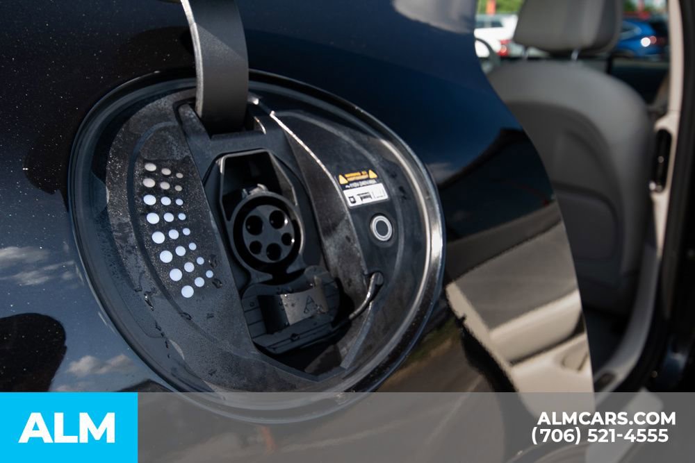 Used 2024 Genesis GV60 RWD image 10