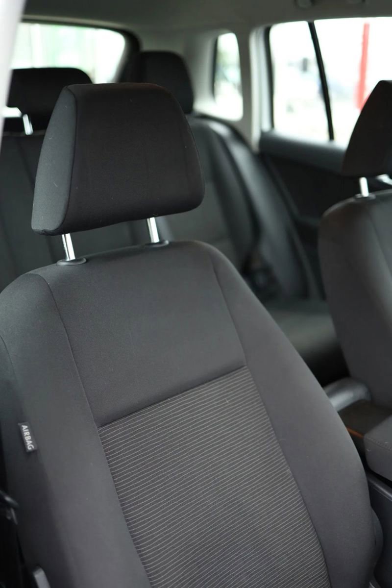 Used 2017 Volkswagen Tiguan S image 46