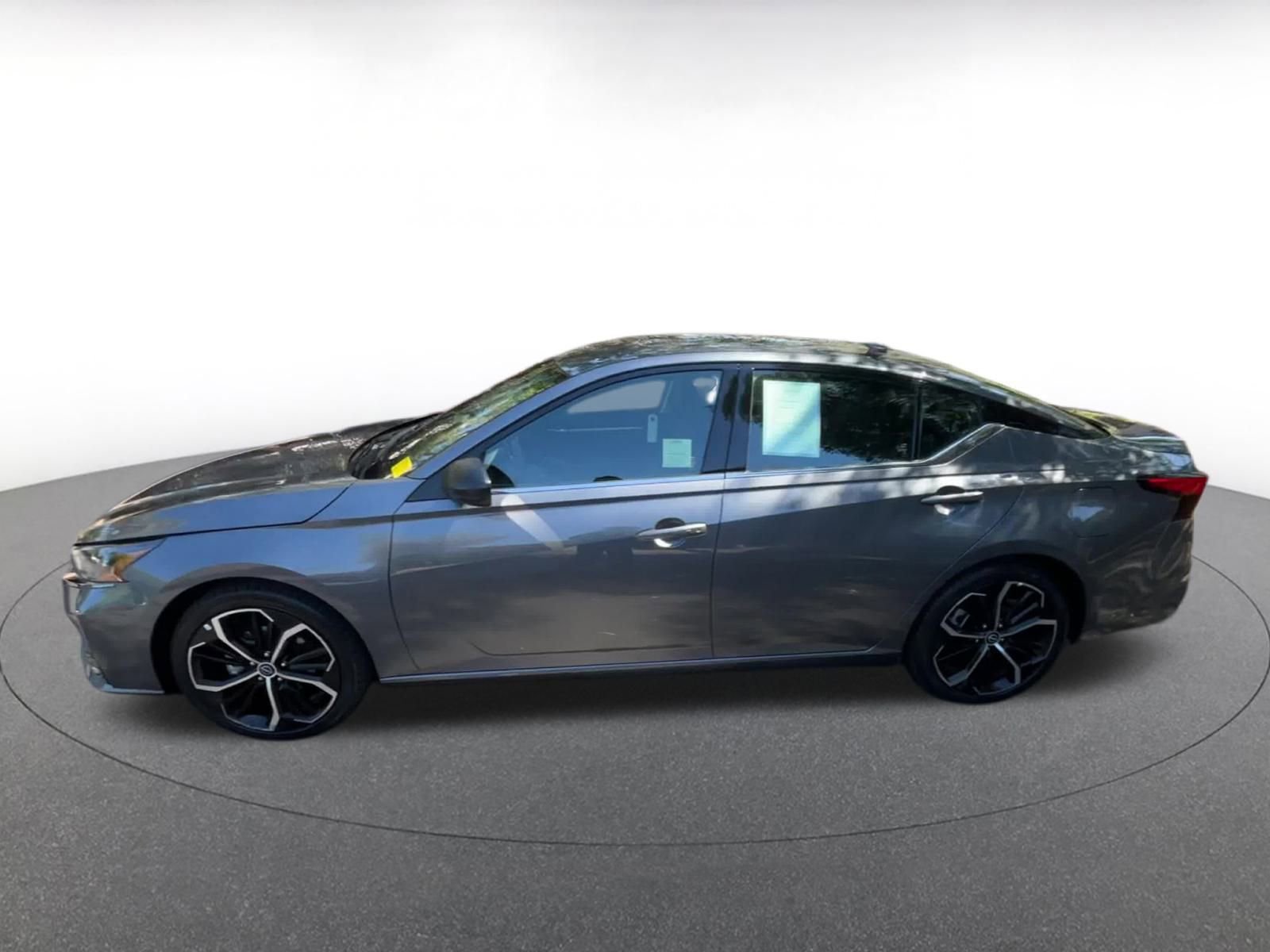 Used 2025 Nissan Altima 2.5 SR image 9