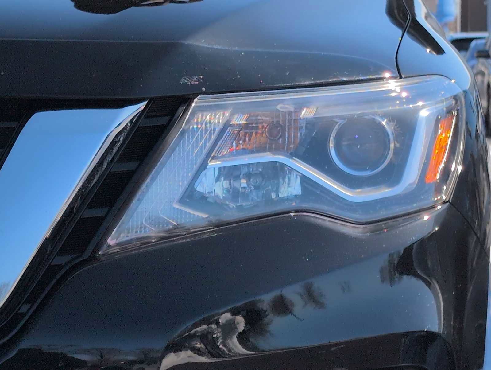 Used 2019 Nissan Pathfinder SL image 11