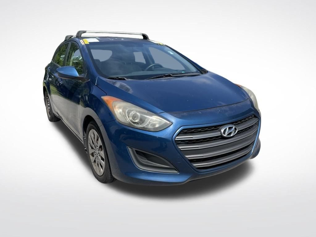 Used 2016 Hyundai Elantra GT FWD image 2