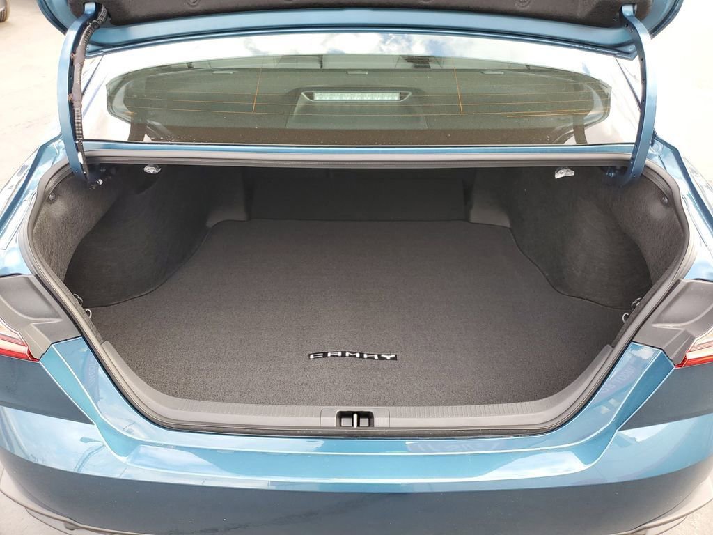 New 2026 Toyota Camry SE image 9