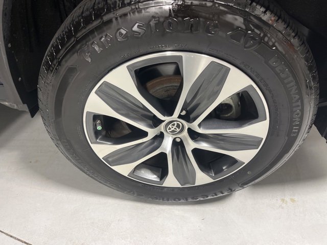 Used 2023 Toyota Highlander XLE image 33