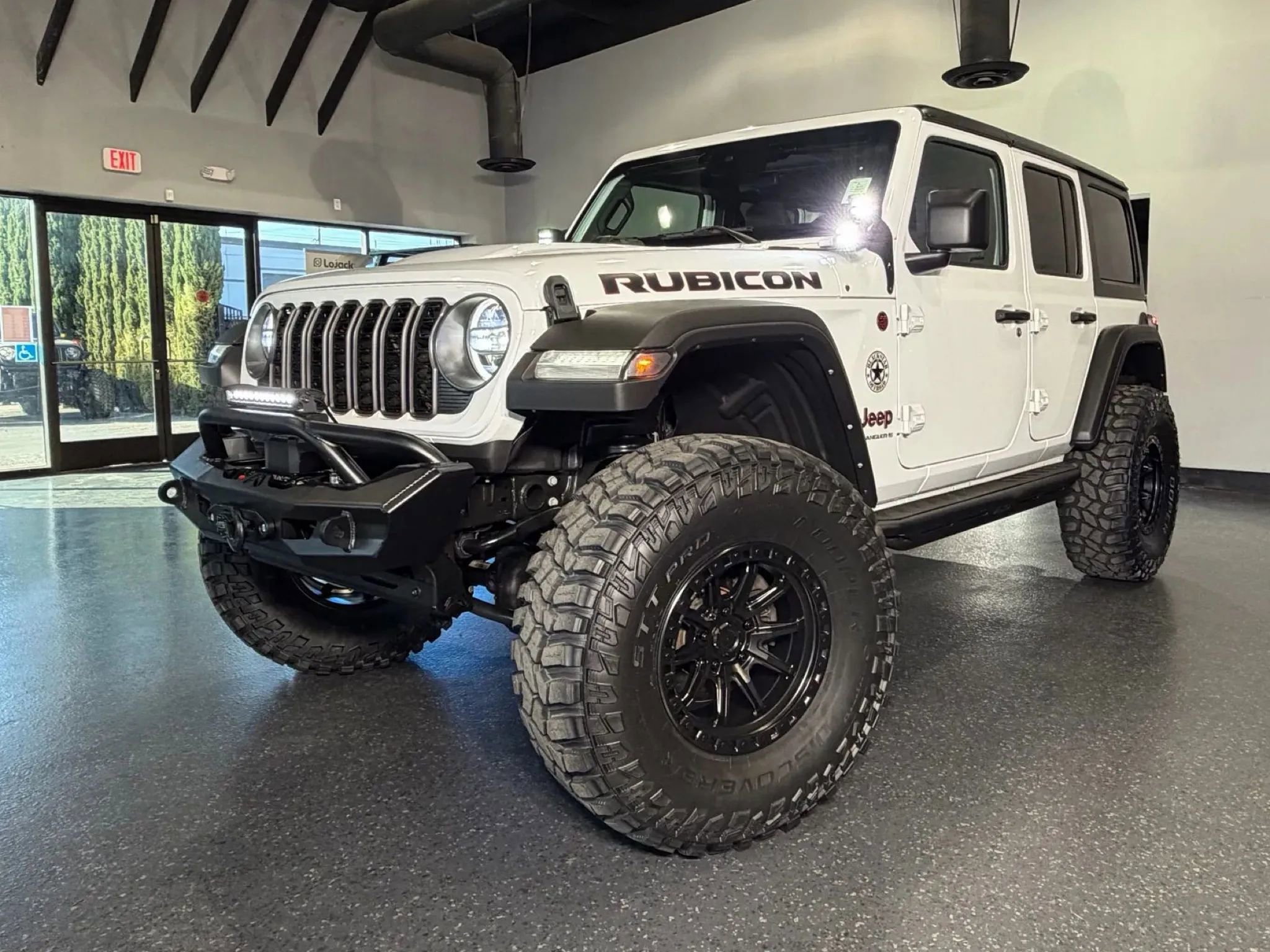 Used 2024 Jeep Wrangler Unlimited Rubicon w/ Convenience Group image 33