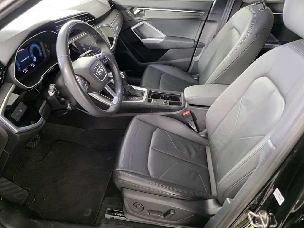 Used 2022 Audi Q3 2.0T Premium Plus w/ Premium Plus Package image 9