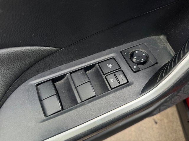 Used 2019 Toyota RAV4 LE w/ Carpet Mat Package AWD/4WD image 17