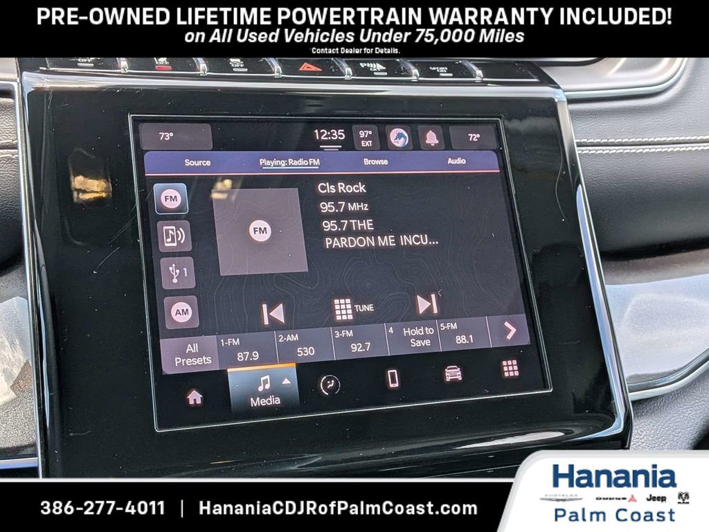 Used 2023 Jeep Grand Cherokee Laredo AWD/4WD image 19