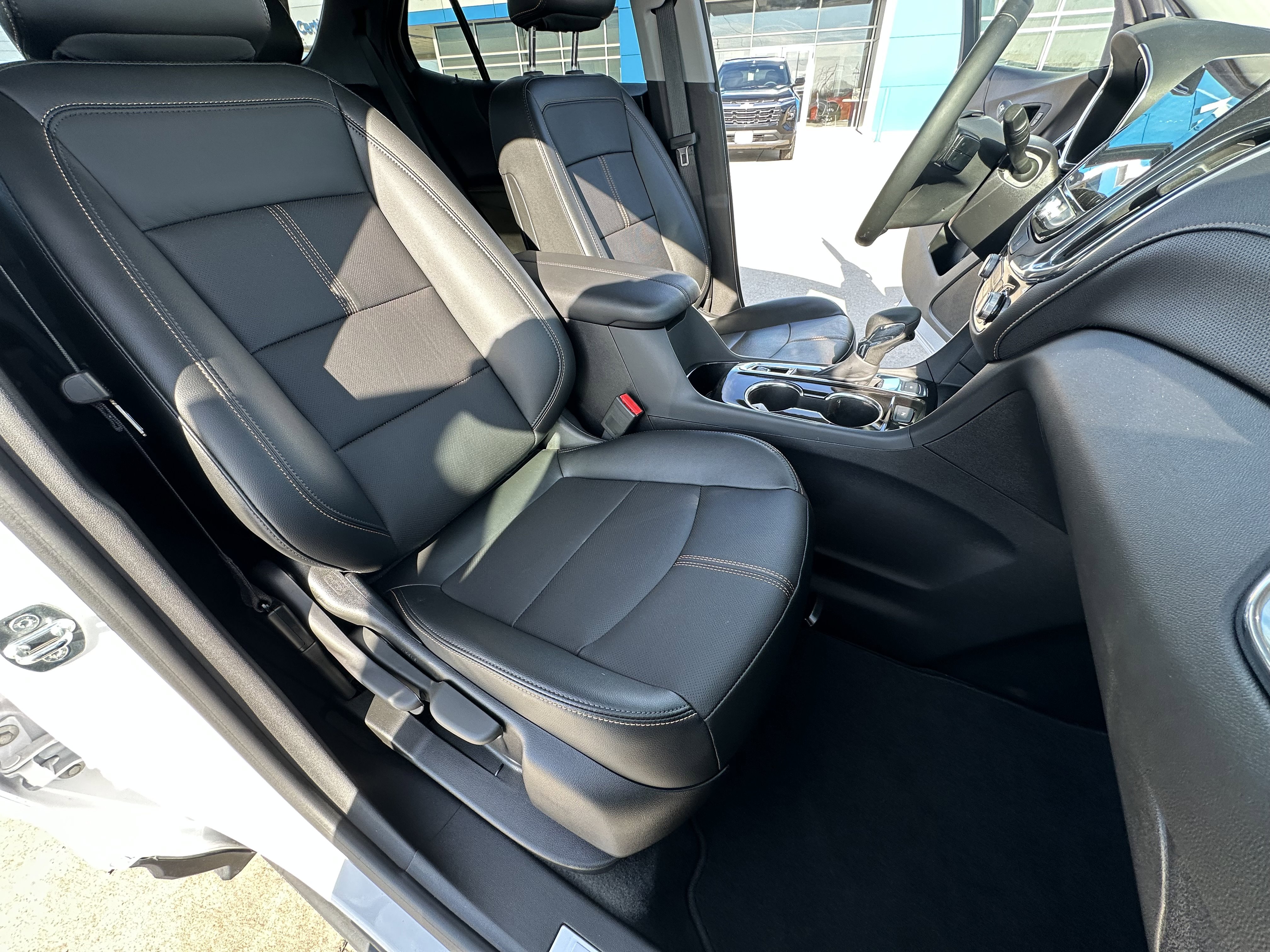 Used 2024 Chevrolet Equinox Premier AWD/4WD image 31