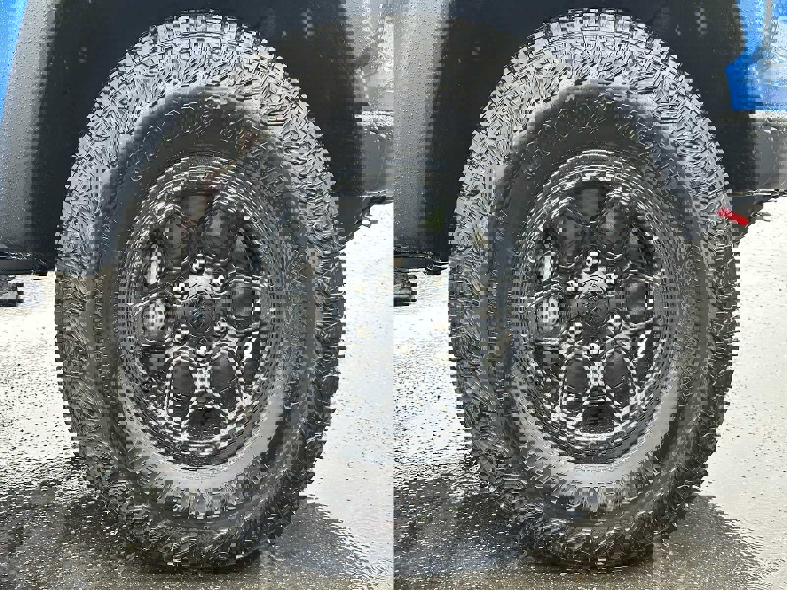 New 2025 Chevrolet Colorado ZR2 w/ ZR2 Bison Edition image 9