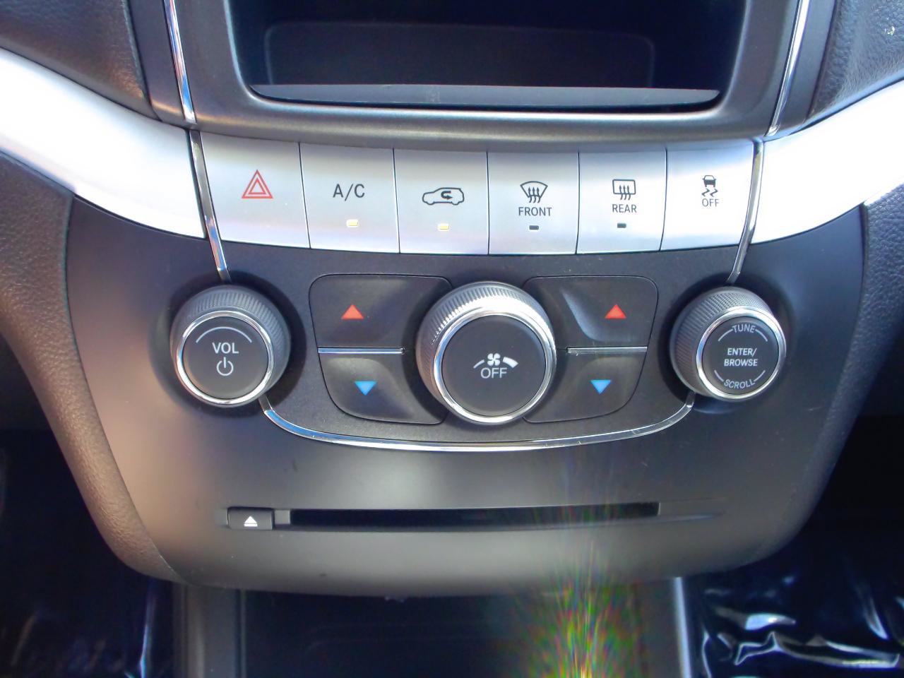 Used 2020 Dodge Journey SE w/ Blacktop Package FWD image 22