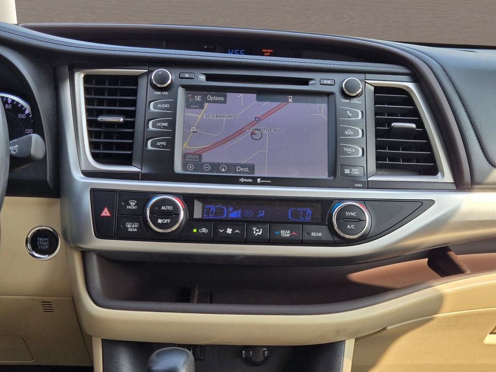 Used 2015 Toyota Highlander XLE FWD image 18