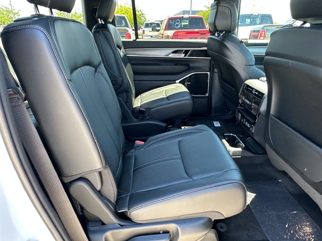 New 2026 Jeep Grand Wagoneer 4WD image 20