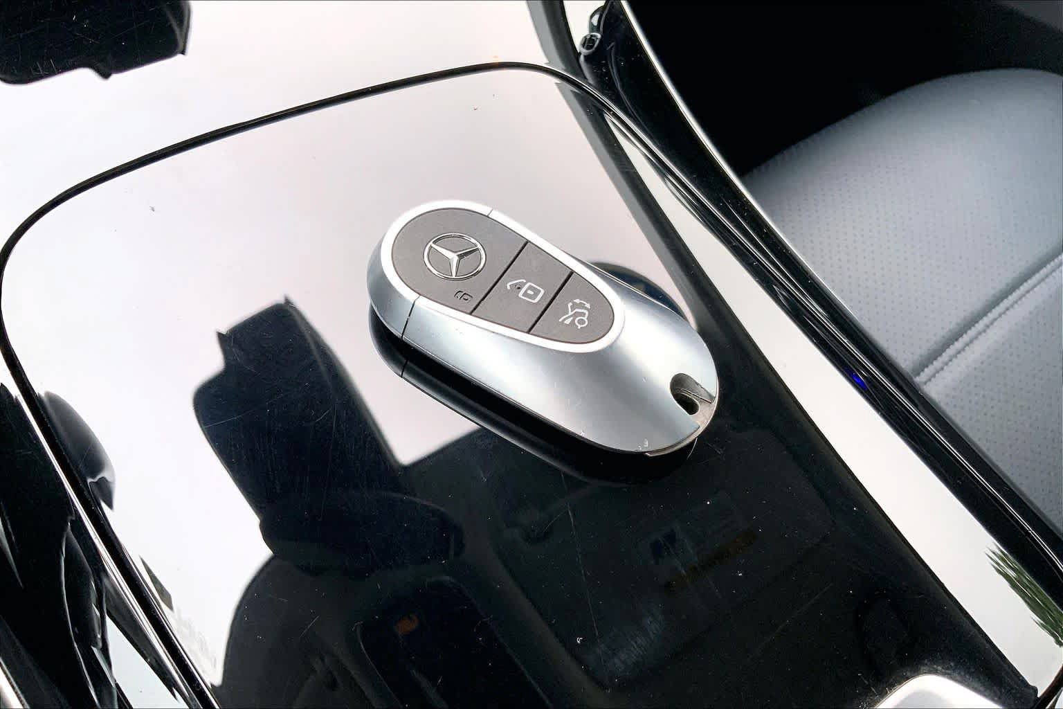 Used 2025 Mercedes-Benz GLC 350e 4MATIC image 15