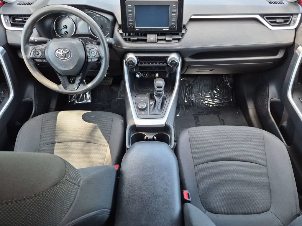 Used 2021 Toyota RAV4 LE AWD/4WD image 28