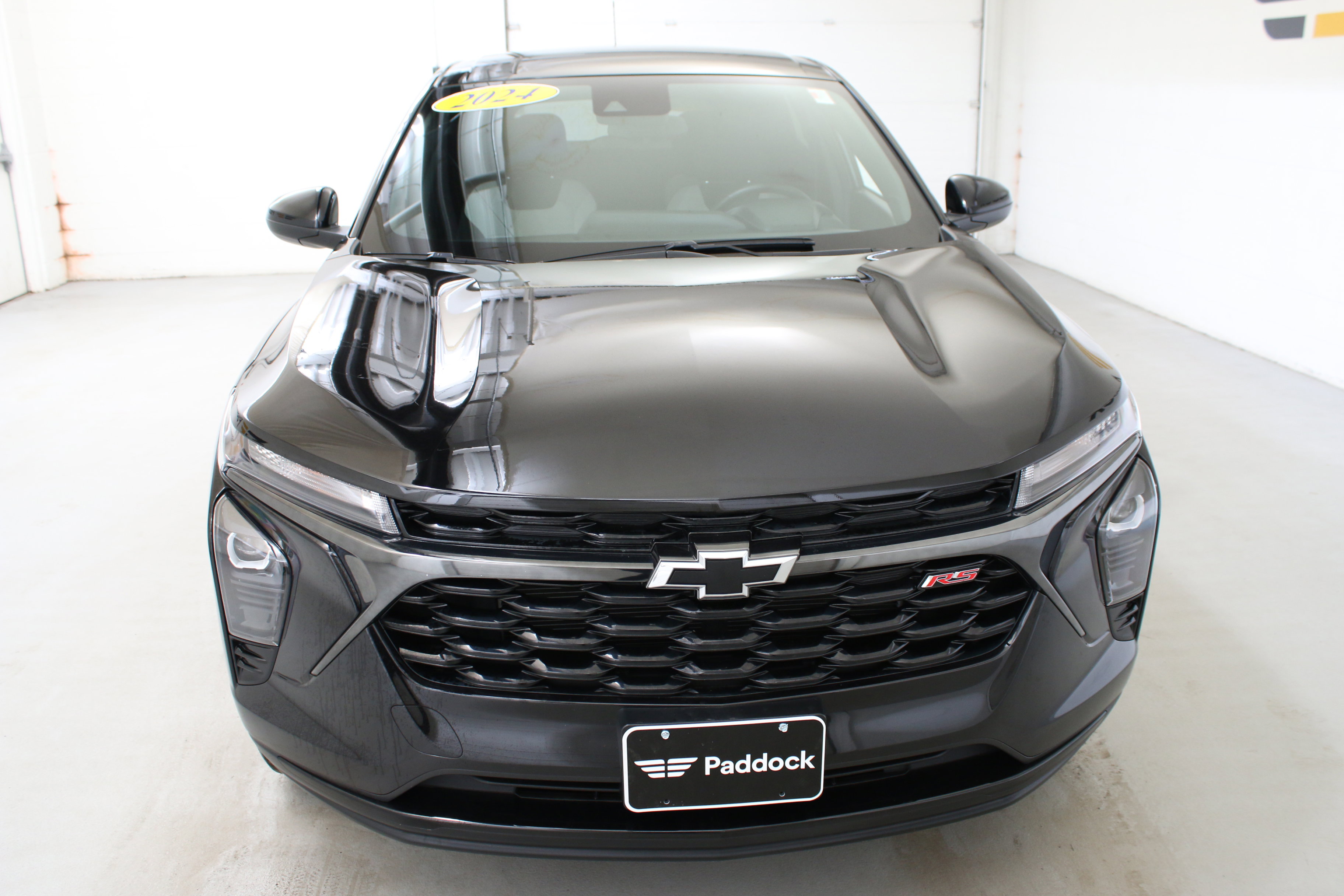 Used 2024 Chevrolet Trax RS w/ Driver Confidence Package image 2