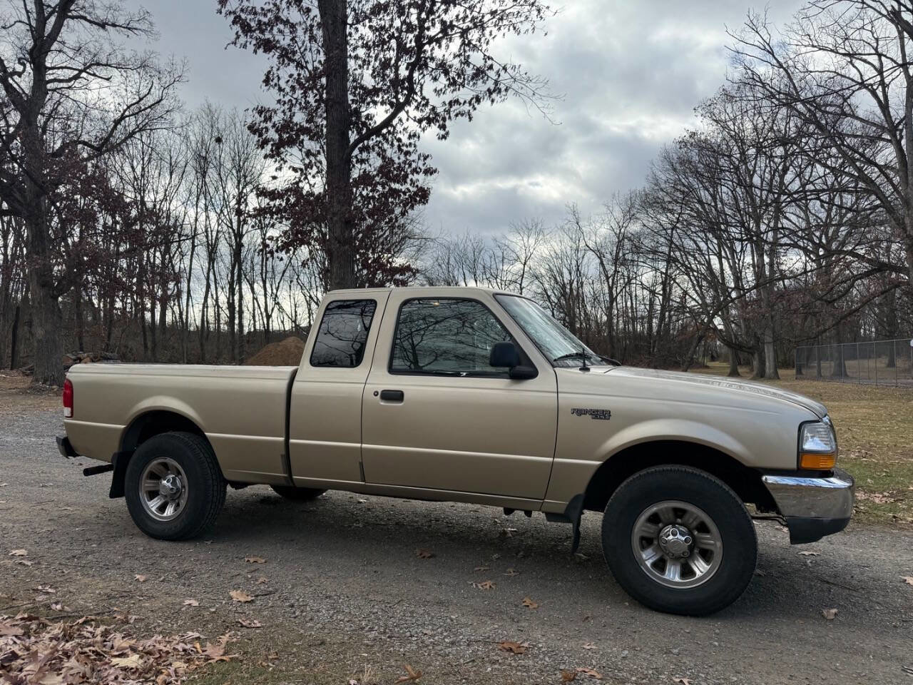 Used 2000 Ford Ranger XL image 2