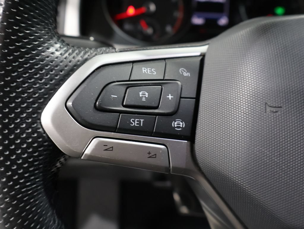 Used 2020 Volkswagen Atlas Cross Sport SE w/ Panoramic Sunroof Package AWD/4WD image 37