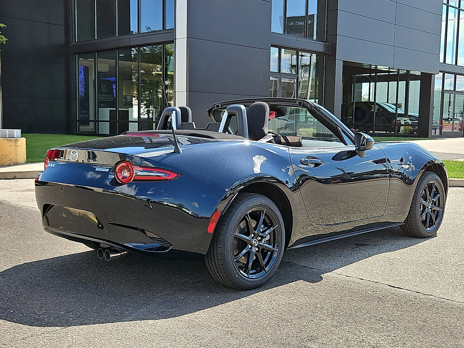 New 2026 MAZDA MX-5 Miata Sport w/ Interior Package RWD image 6