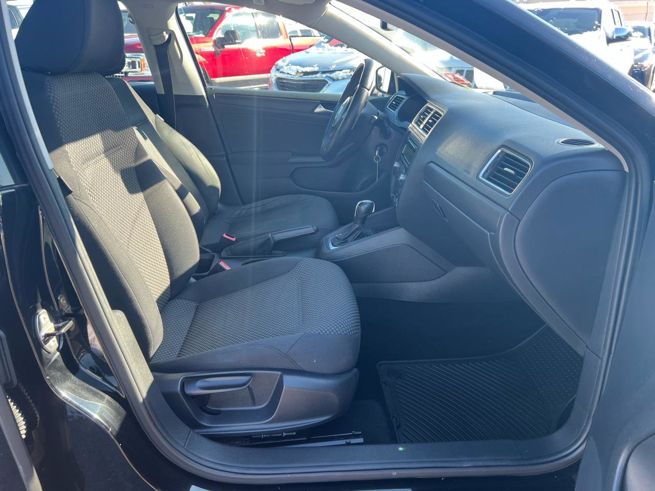 Used 2012 Volkswagen Jetta S FWD image 15