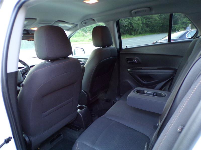 Used 2020 Chevrolet Trax LS w/ Fleet Convenience Package FWD image 28