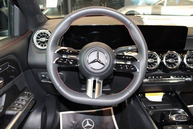 New 2024 Mercedes-Benz GLB 250 4MATIC image 14