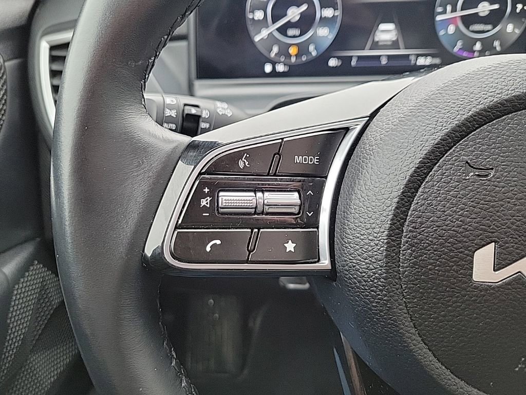 Used 2024 Kia Seltos EX image 24