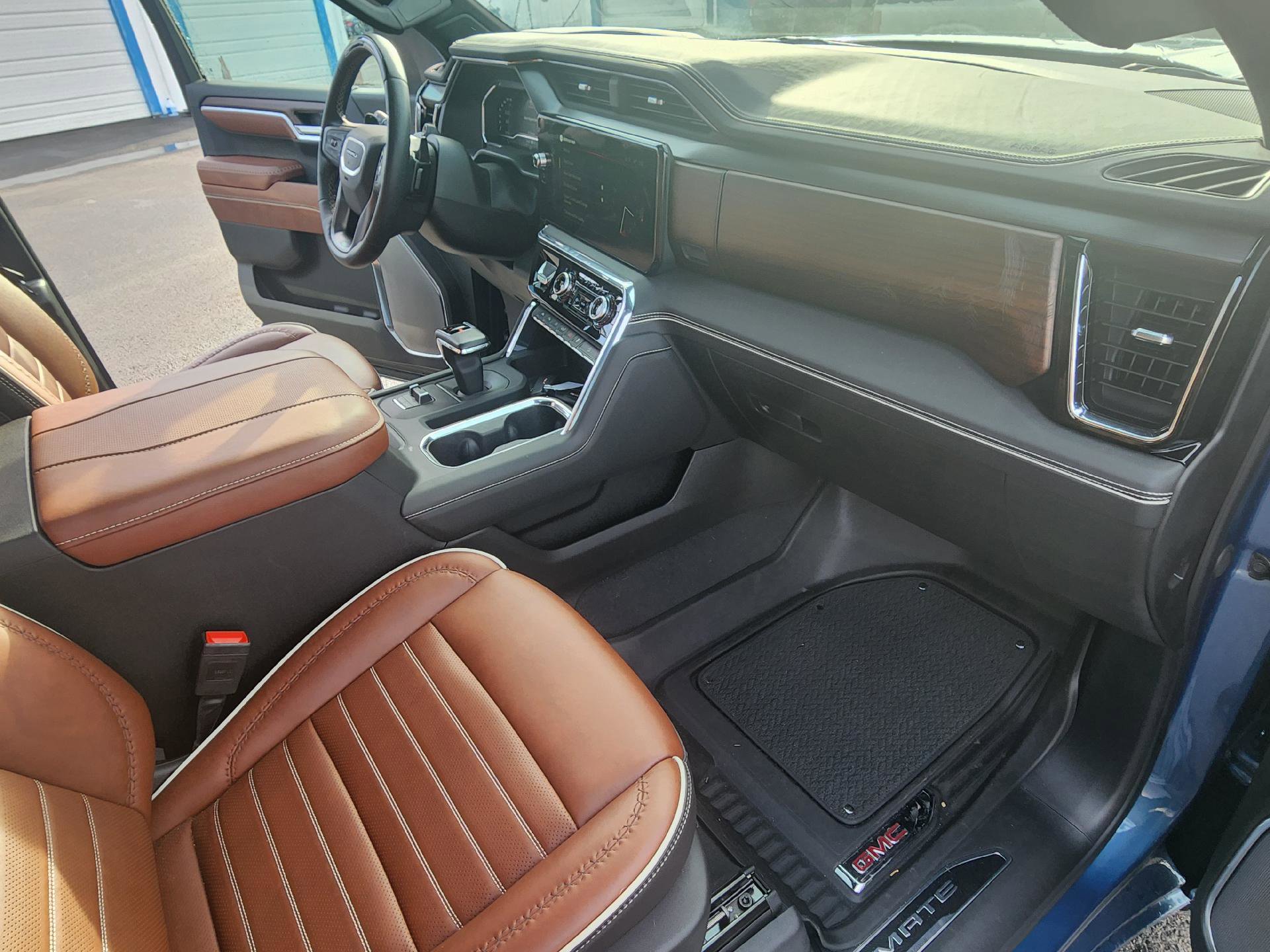 Used 2025 GMC Sierra 1500 Denali Ultimate image 13