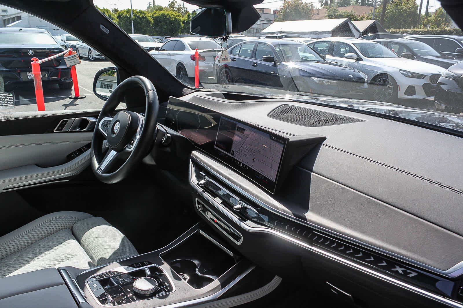 Used 2026 BMW X7 xDrive40i w/ M Sport Package AWD/4WD image 16